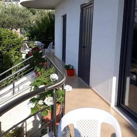 Meleqi Apartment